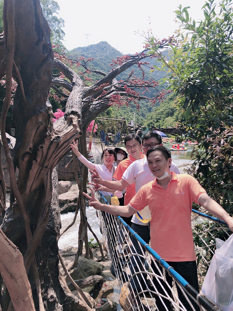 凝聚團隊 再創輝煌——記2022年k8凯发天生赢家一触即发人生清遠之旅 .jpg